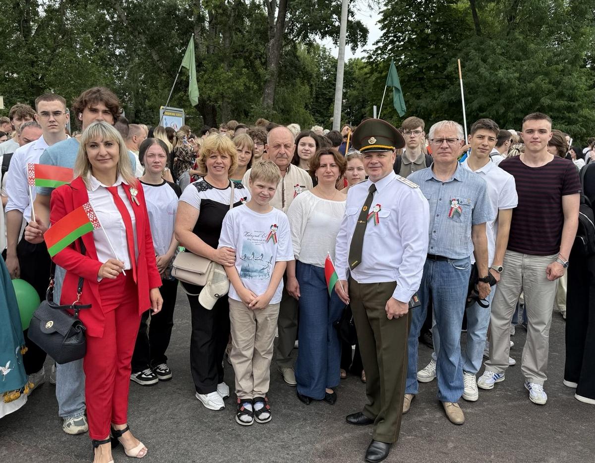 4 МСФ на тожественном шествии в честь Дня Независимости 4 МСФ на тожественном шествии в честь Дня Независимости