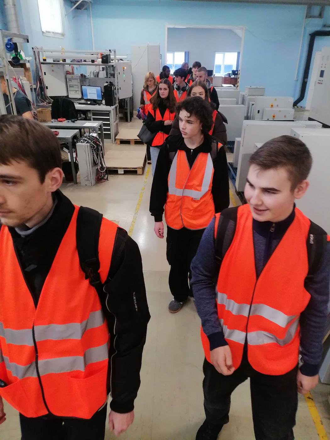 5 Студенты посетили с экскурсией ИУП "Веза Гомель"