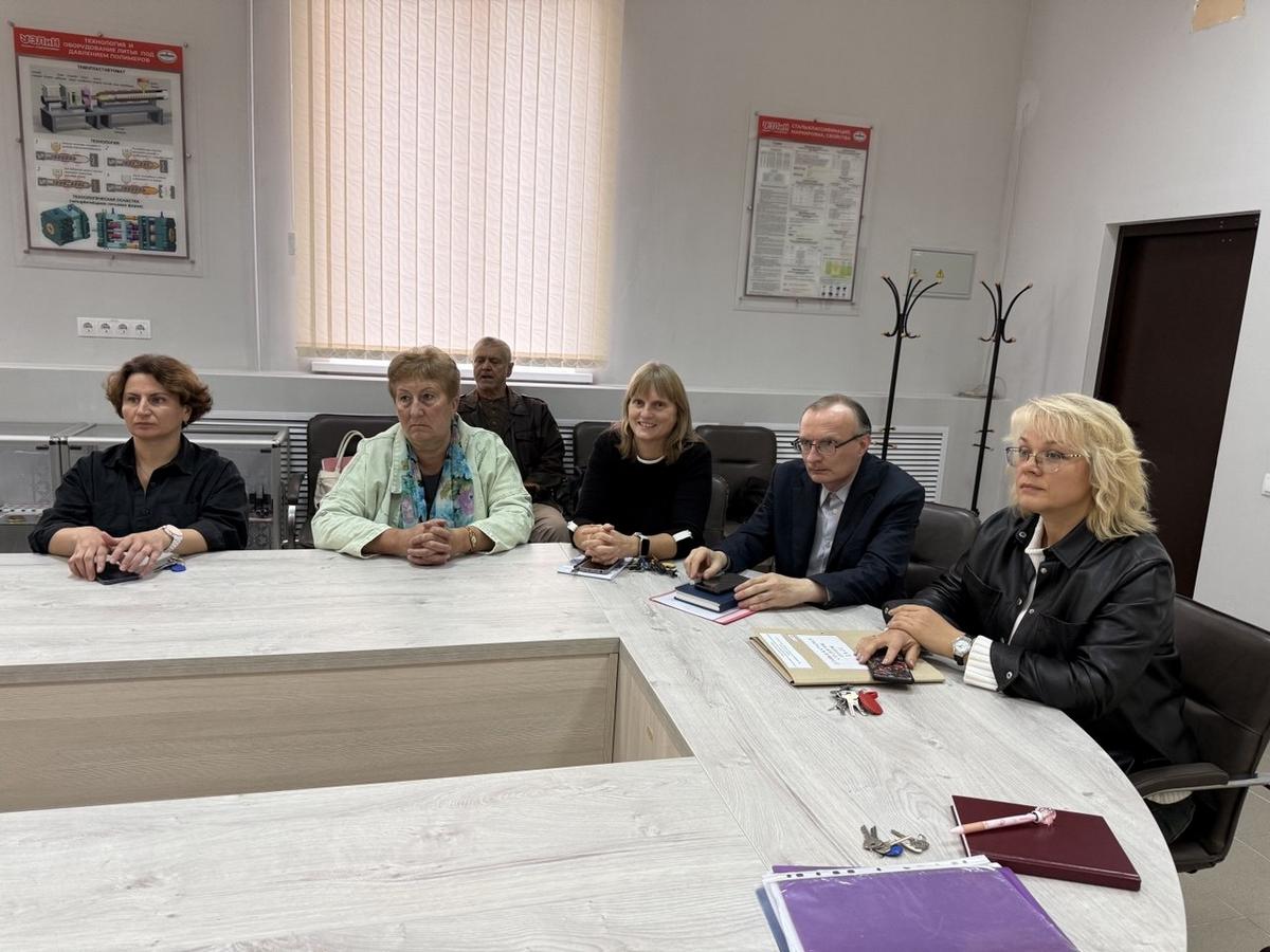 На машиностроительном факультете прошла встреча кураторов с деканом На машиностроительном факультете прошла встреча кураторов с деканом