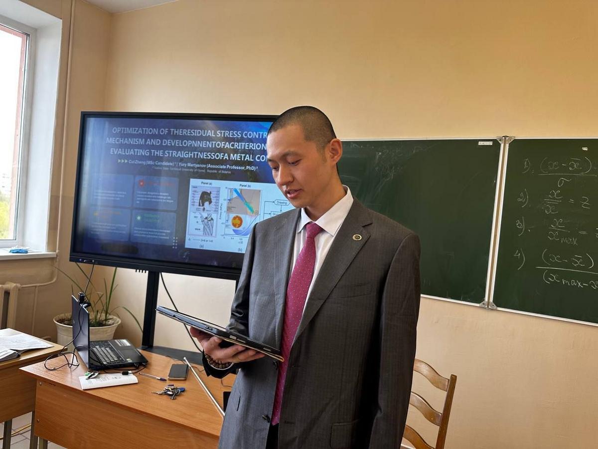 7 Работа секции "Машиностроение и Нефтегазразработка" на международной студенческой конференции