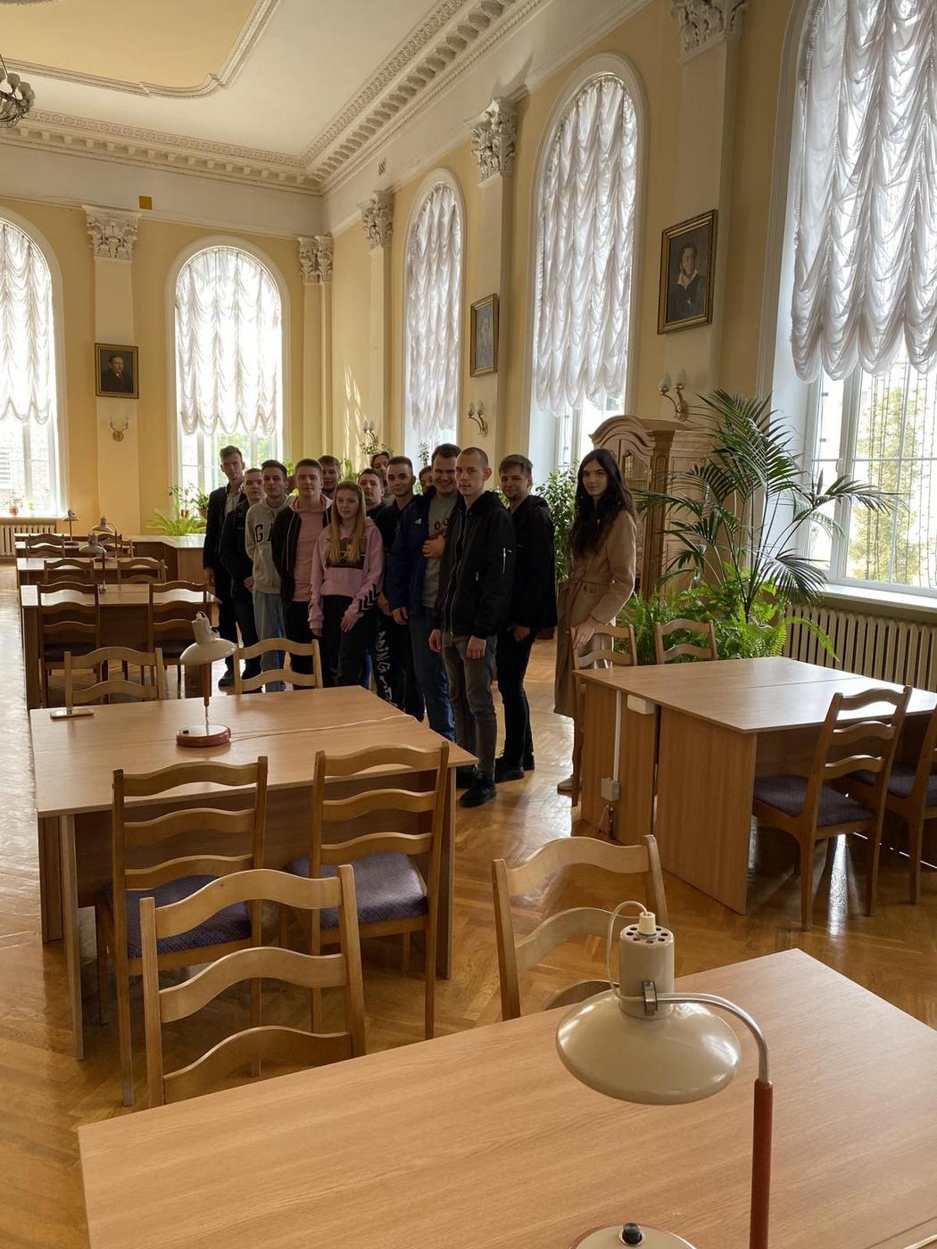 Свой учебный год студенты машиностроительного факультета начали с регистрации в Гомельской областной универсальной библиотеки имени Ленина