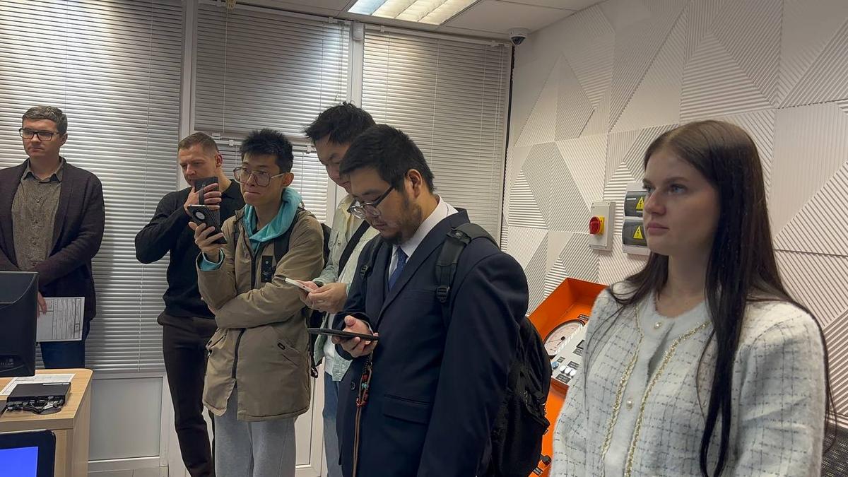 4 Ознакомительная экскурсия по буровой установке для аспирантов и магистрантов из Китая, Египта и Беларуси 4 Ознакомительная экскурсия по буровой установке для аспирантов и магистрантов из Китая, Египта и Беларуси