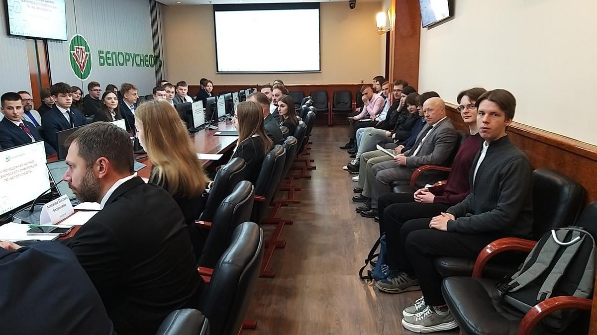 06 Студенты ГГТУ им. П.О.Сухого на XV Молодежной научно-технической конференции ПО "Белоруснефть" 06 Студенты ГГТУ им. П.О.Сухого на XV Молодежной научно-технической конференции ПО "Белоруснефть"