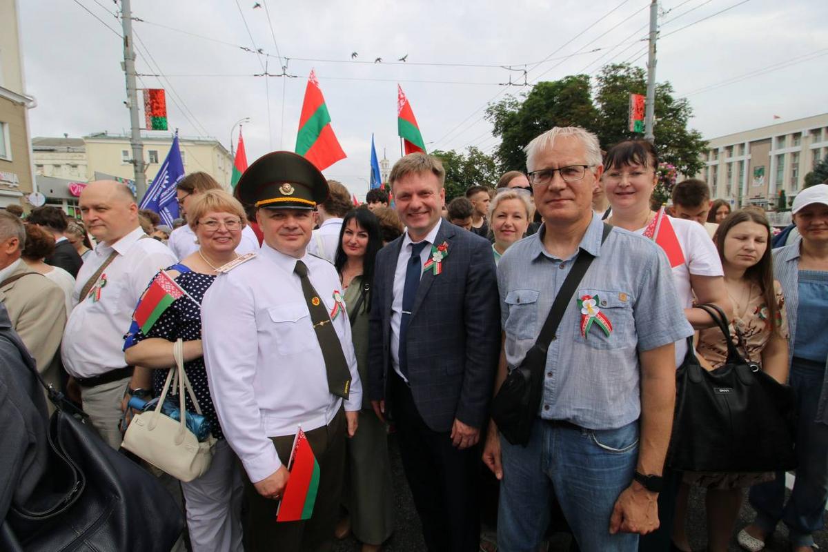 6 МСФ на тожественном шествии в честь Дня Независимости 6 МСФ на тожественном шествии в честь Дня Независимости