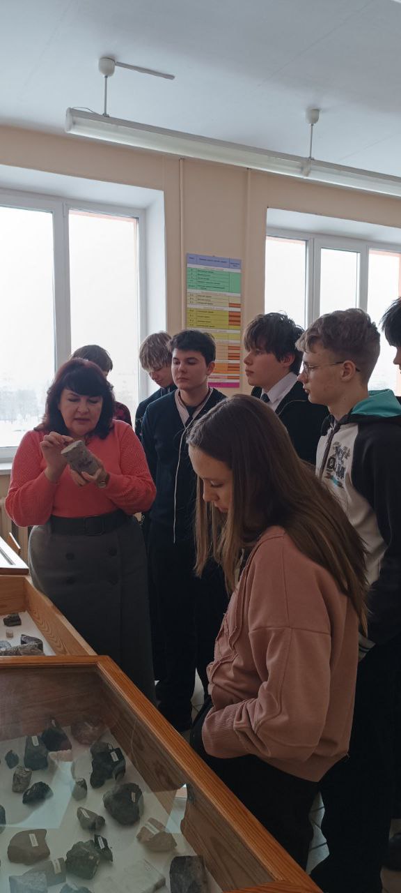 4 Школьники инженерного класса погрузились в тайны белорусской нефти на машиностроительном факультете 4 Школьники инженерного класса погрузились в тайны белорусской нефти на машиностроительном факультете