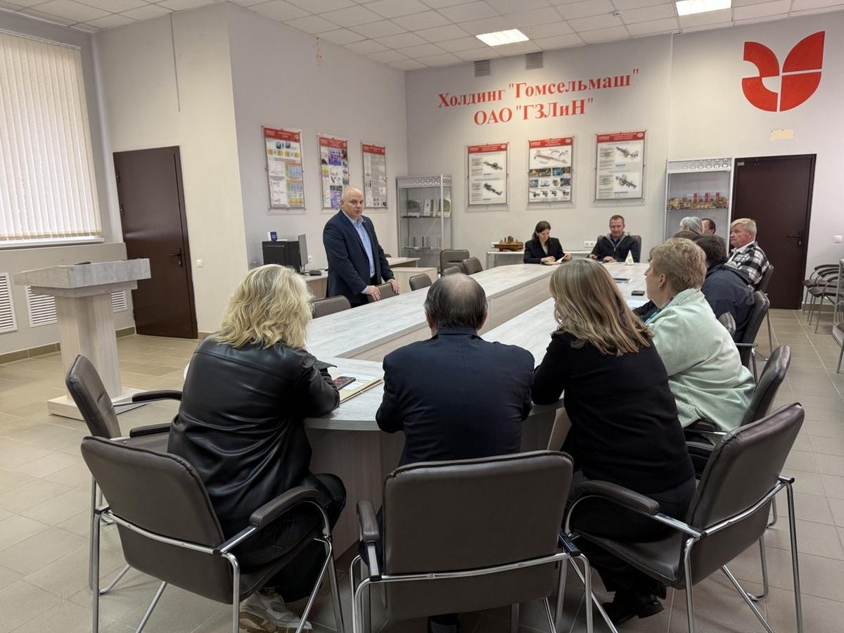 На машиностроительном факультете прошла встреча кураторов с деканом На машиностроительном факультете прошла встреча кураторов с деканом