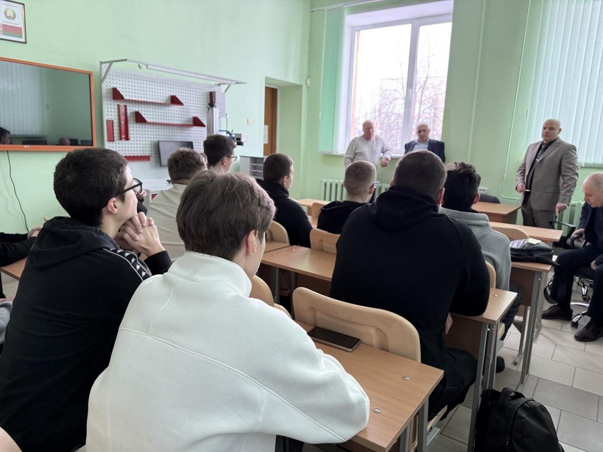 03 Будущие инженеры встречаются с работодателем: диалог о карьере в ОАО «Сатурн-1»