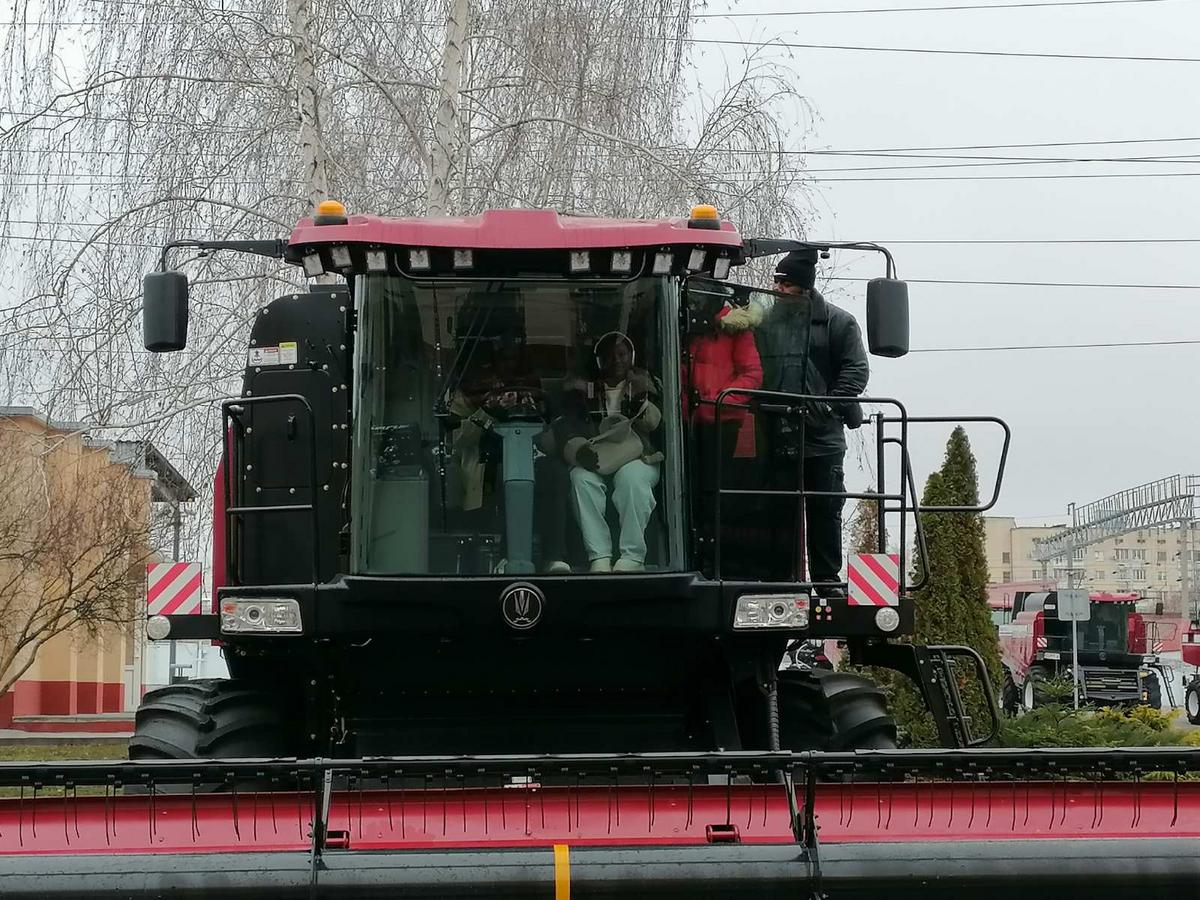 03 Экскурсия на ОАО "Гомсельмаш" 03 Экскурсия на ОАО "Гомсельмаш"