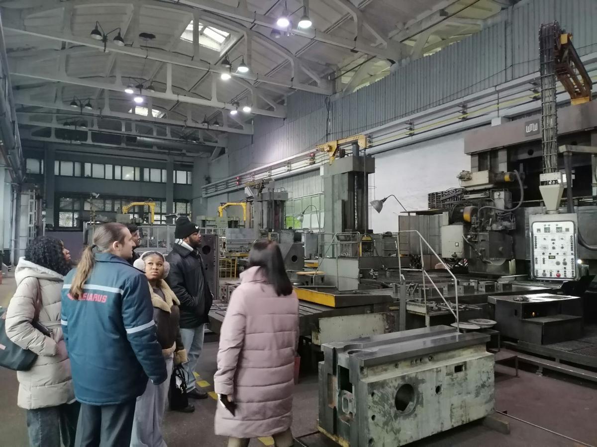 6 Экскурсия на ОАО "СтанкоГомель"