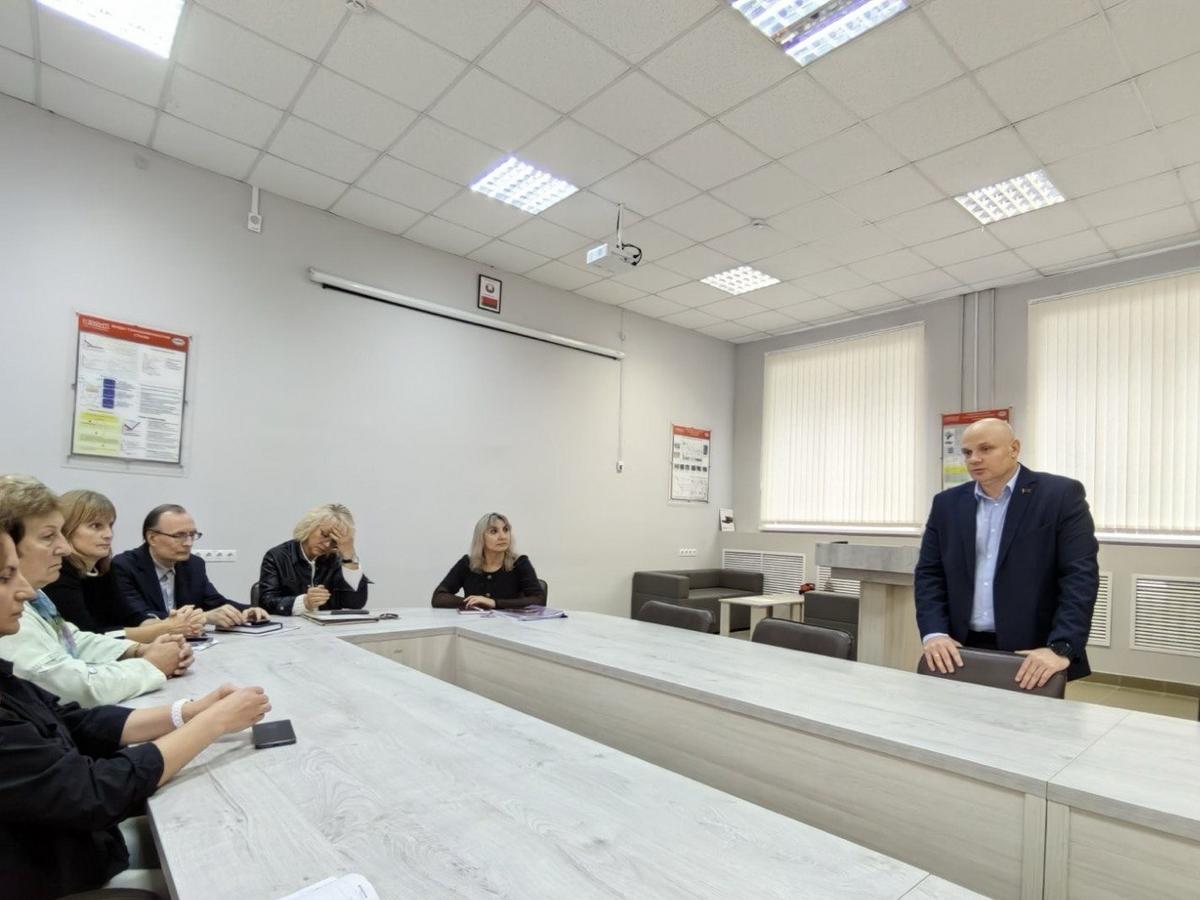 На машиностроительном факультете прошла встреча кураторов с деканом На машиностроительном факультете прошла встреча кураторов с деканом