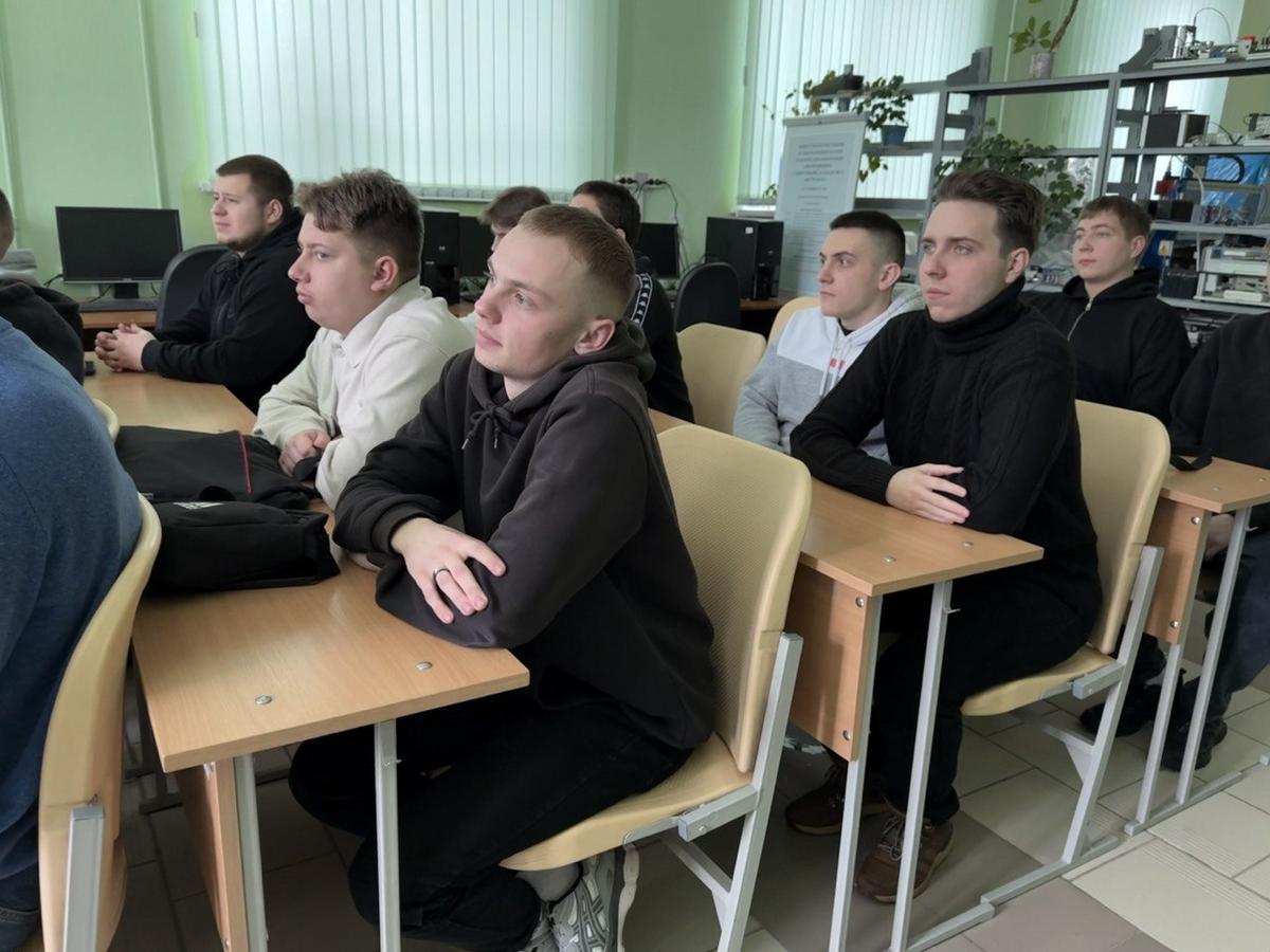 02 Будущие инженеры встречаются с работодателем: диалог о карьере в ОАО «Сатурн-1»