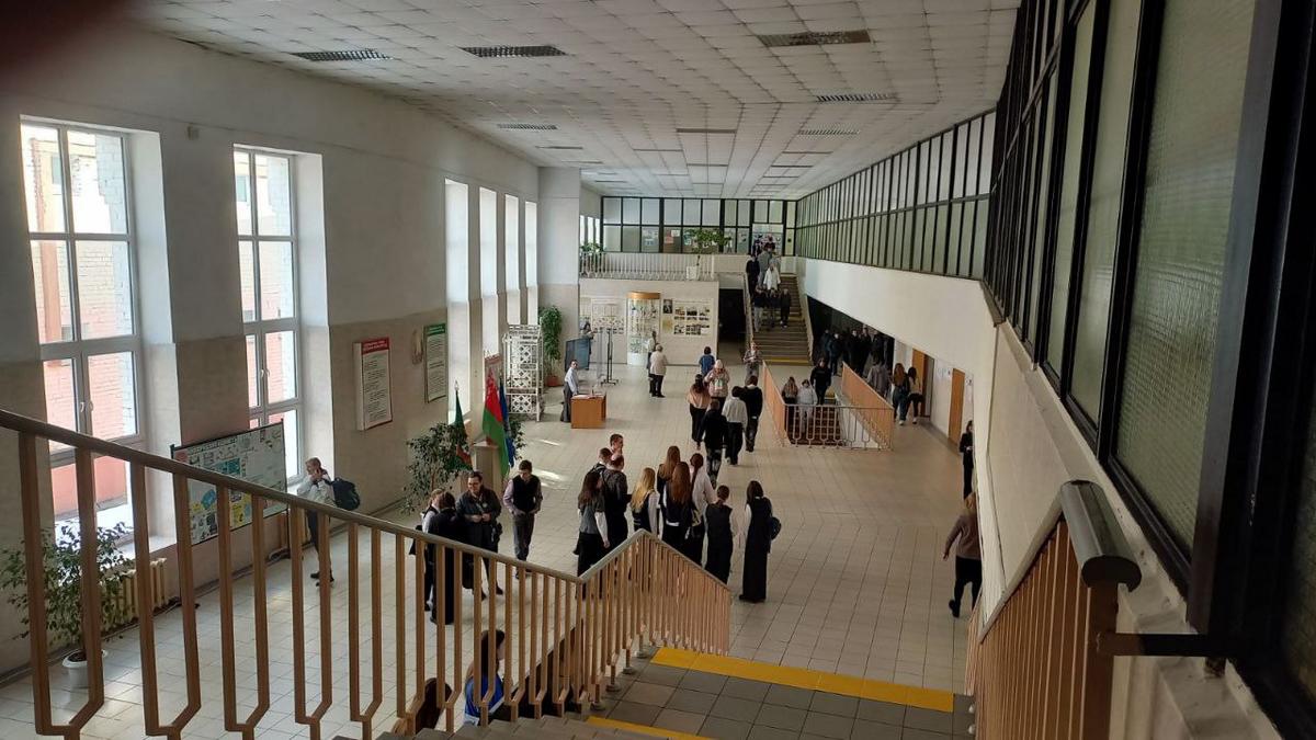 01 «Политех» на Едином дне профориентационной работы «Ярмарка профессий» в ГУО «Средняя школа №13 г. Жлобина имени В.В. Гузова» 01 «Политех» на Едином дне профориентационной работы «Ярмарка профессий» в ГУО «Средняя школа №13 г. Жлобина имени В.В. Гузова»