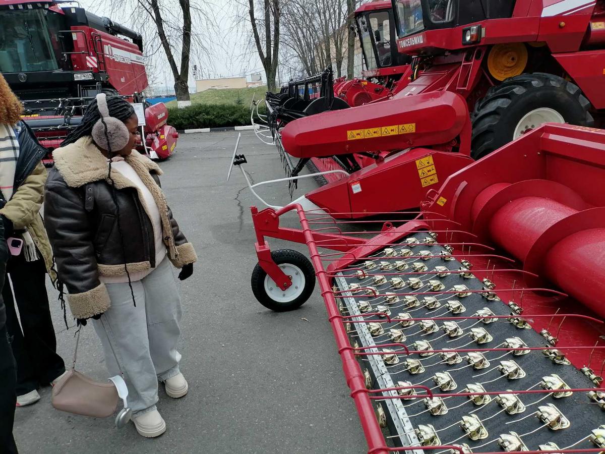 05 Экскурсия на ОАО "Гомсельмаш" 05 Экскурсия на ОАО "Гомсельмаш"