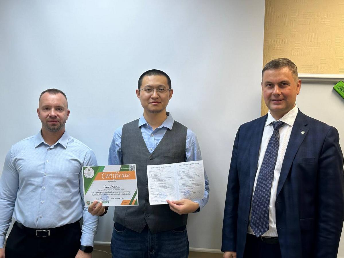 6 Ознакомительная экскурсия по буровой установке для аспирантов и магистрантов из Китая, Египта и Беларуси 6 Ознакомительная экскурсия по буровой установке для аспирантов и магистрантов из Китая, Египта и Беларуси