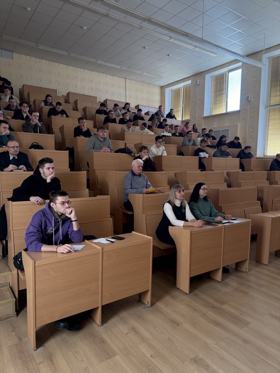 2 Встреча студентов выпускных курсов с представителем предприятия-заказчика кадров ООО «Гефлис»