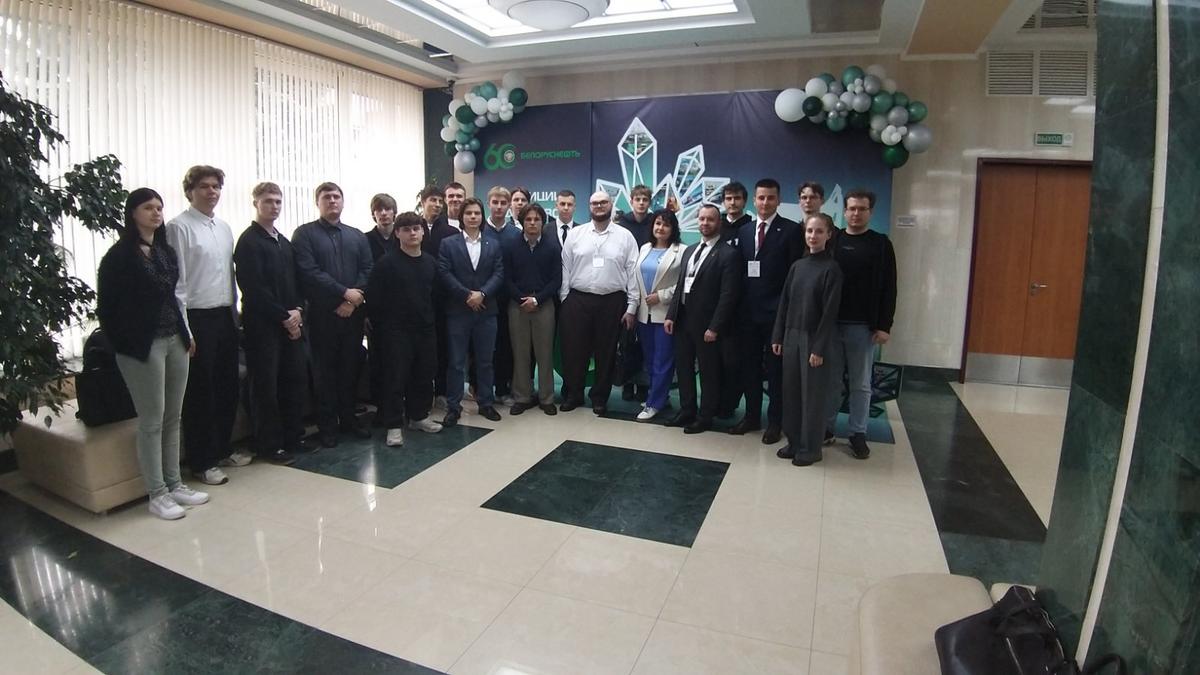 03 Студенты ГГТУ им. П.О.Сухого на XV Молодежной научно-технической конференции ПО "Белоруснефть" 03 Студенты ГГТУ им. П.О.Сухого на XV Молодежной научно-технической конференции ПО "Белоруснефть"