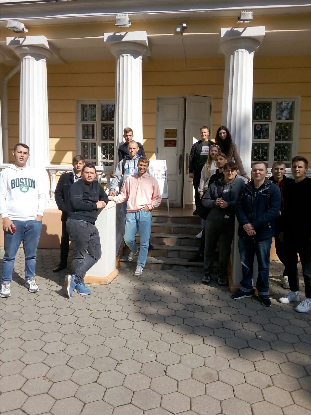 Студенты машиностроительного факультета на экскурсии в музее истории города Гомеля