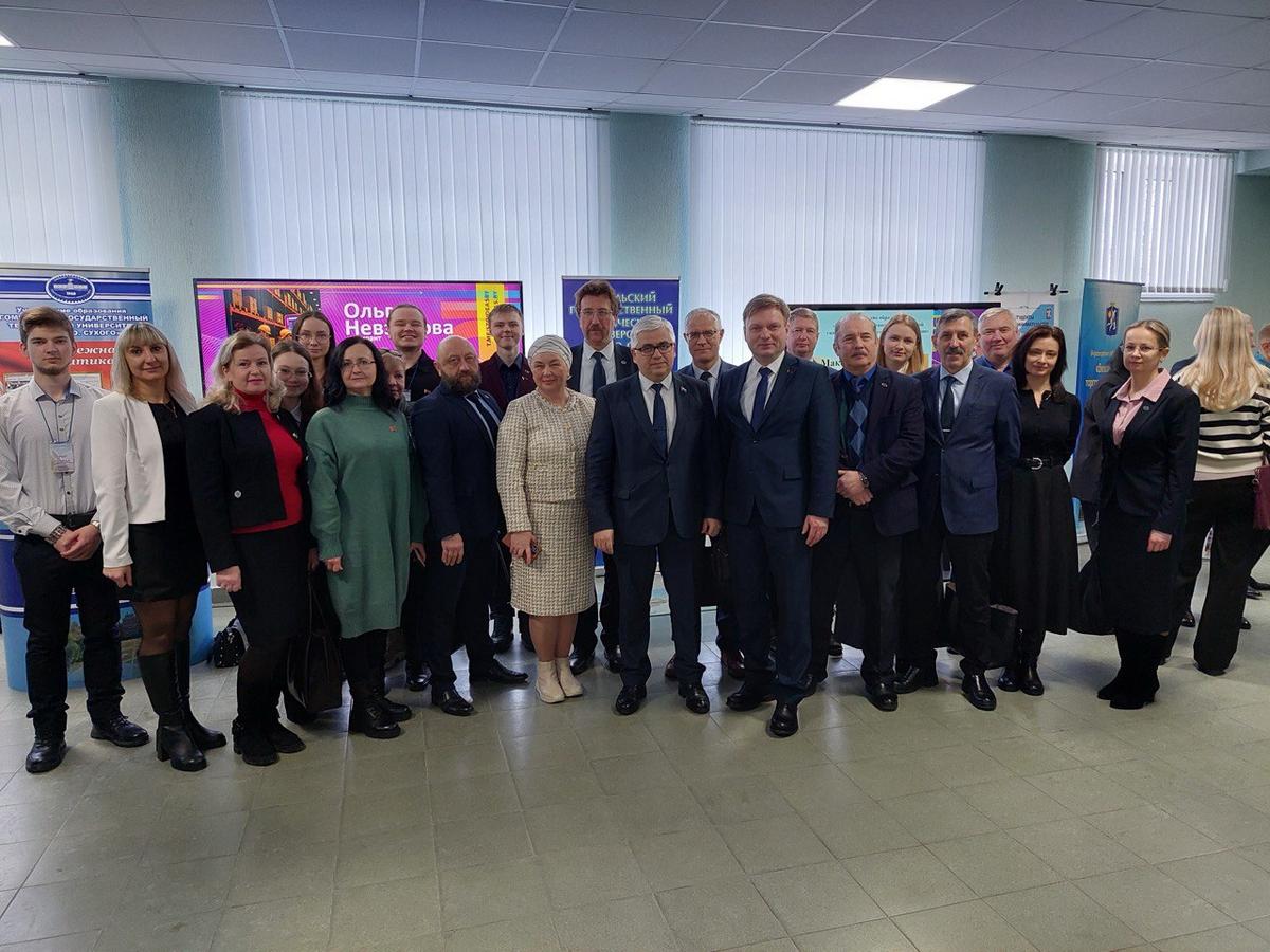 Представители машиностроительного факультета приняли участие во встрече с администрацией города 