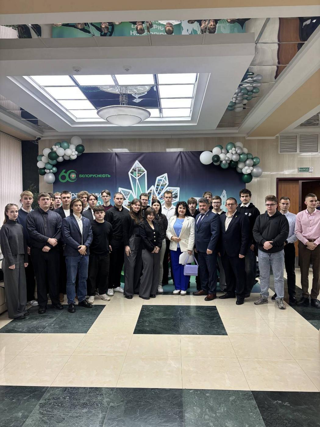 02 Студенты ГГТУ им. П.О.Сухого на XV Молодежной научно-технической конференции ПО "Белоруснефть" 02 Студенты ГГТУ им. П.О.Сухого на XV Молодежной научно-технической конференции ПО "Белоруснефть"