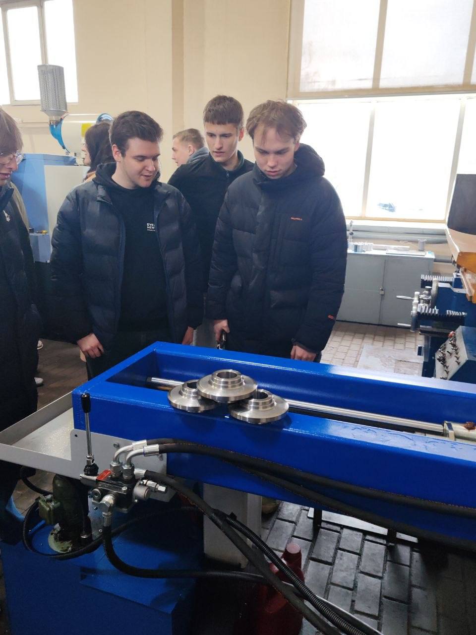 6 Экскурсия студентов МСФ на ЗАО «САТУРН-1 г. Житковичи» 6 Экскурсия студентов МСФ на ЗАО «САТУРН-1 г. Житковичи»