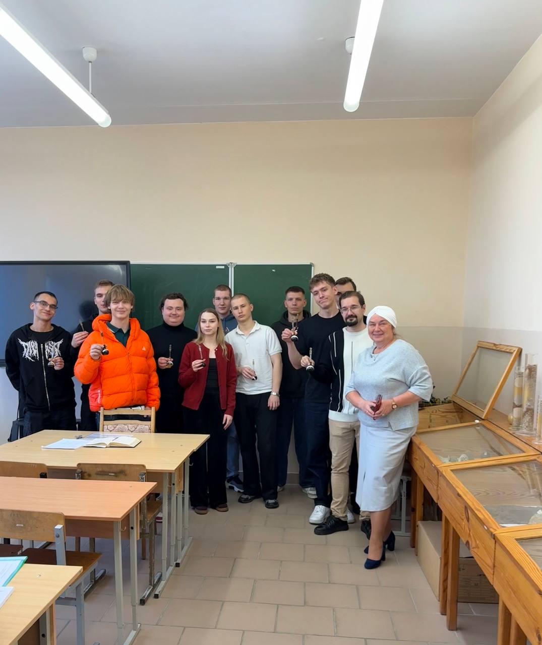 06 Увлекательную экскурсию по лабораториям Политеха для студентов из Пскова провели преподаватели машиностроительного факультета в рамках программы "Техническое образование в Молодежной столице Беларуси"
