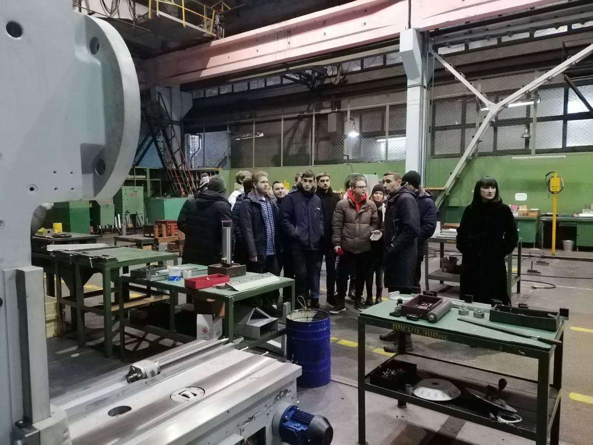 Встреча специалистов завода со студентами машиностроительного факультета