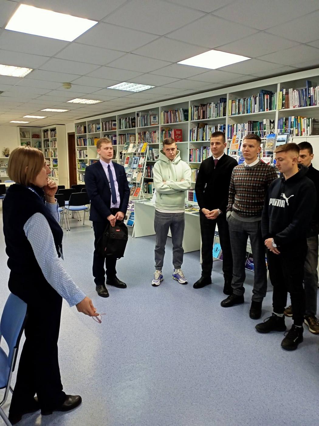 Студенты и участники I Международного молодёжного научно-культурного форума посетили Гомельский филиал научно-технической библиотеки