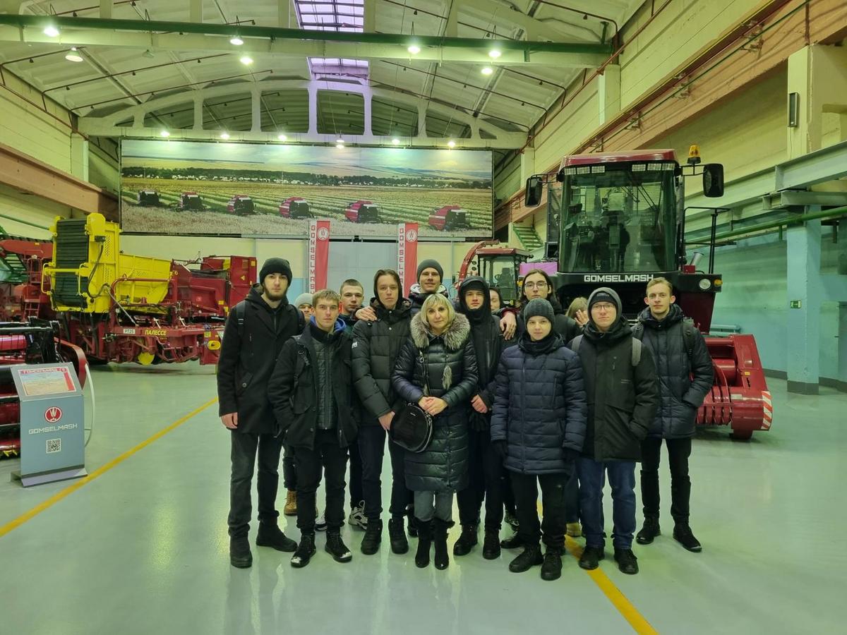 Студенты группы РТ-11 побывали с экскурсией на ОАО “ГОМСЕЛЬМАШ”