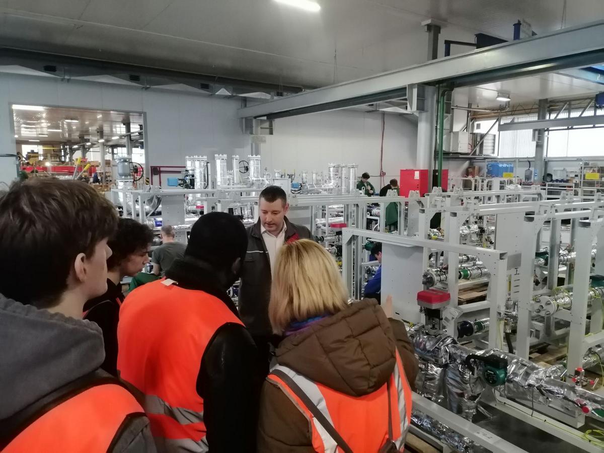 4 Студенты посетили с экскурсией ИУП "Веза Гомель"