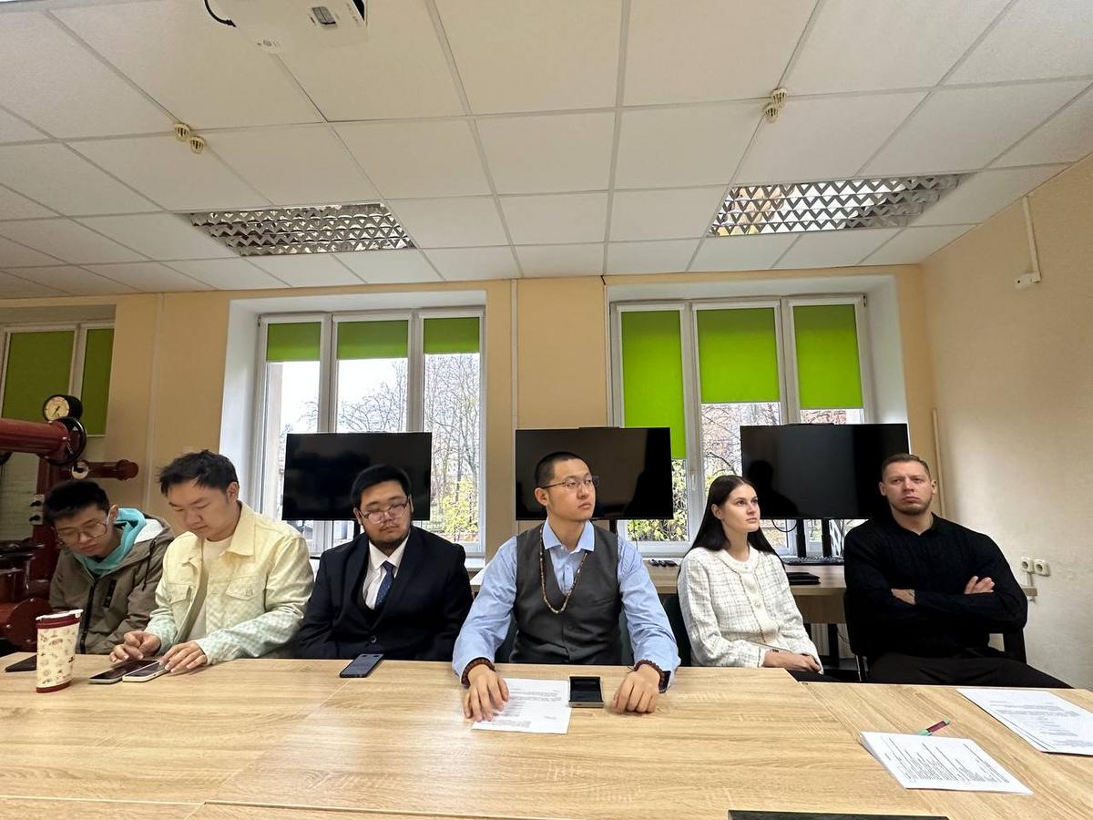 2 Ознакомительная экскурсия по буровой установке для аспирантов и магистрантов из Китая, Египта и Беларуси 2 Ознакомительная экскурсия по буровой установке для аспирантов и магистрантов из Китая, Египта и Беларуси